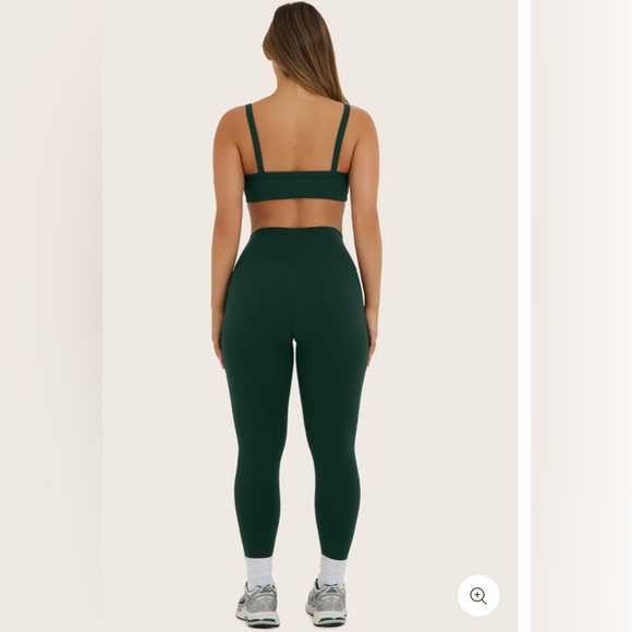 NWT SPORTBODY® SPORTY HIGH-RISE LEGGINGS in Beetle Dark Green Size Small - Picture 3 of 6